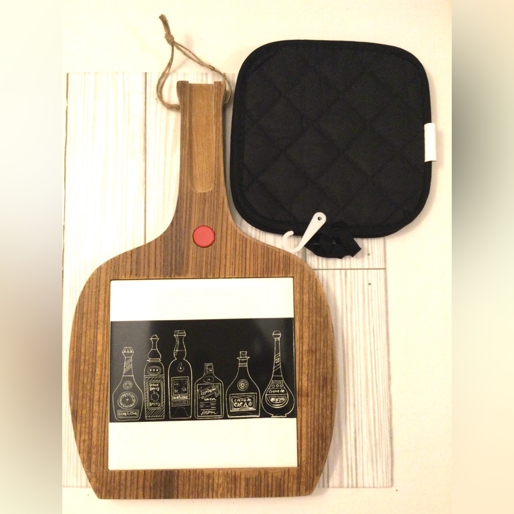 Wine Shaped Cutting Board with Black Pot Holder Bundle.